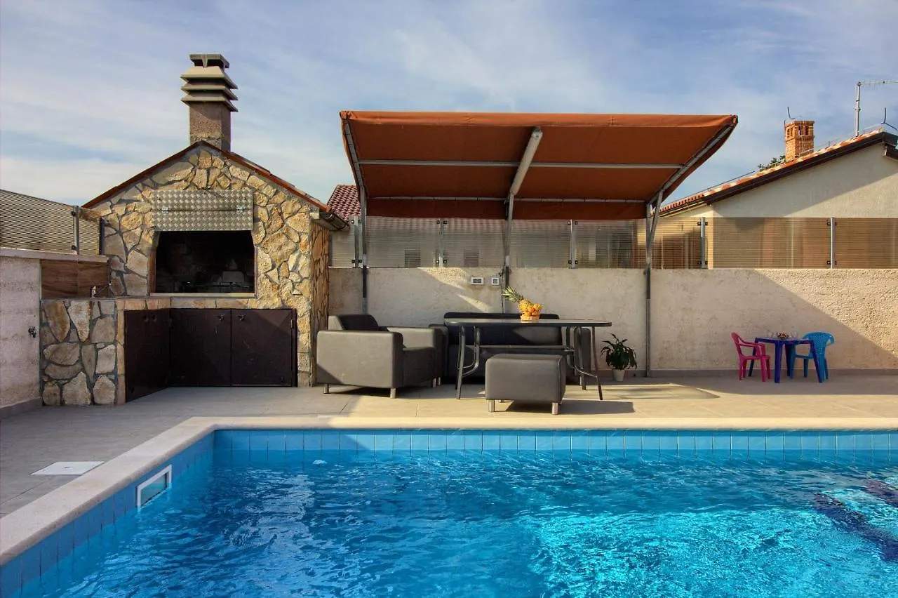 Cozy Villa Loborika With Private Pool Near Pula