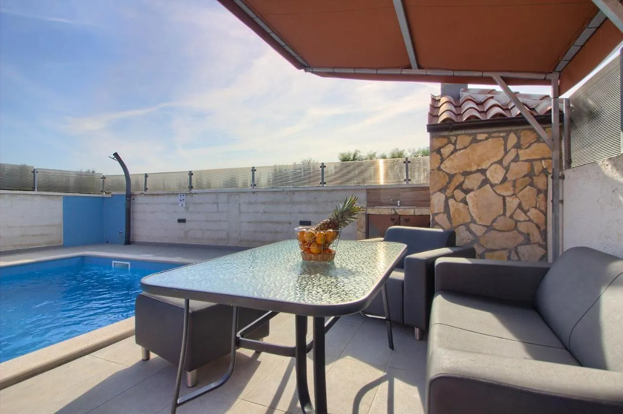 Cozy Villa Loborika With Private Pool Near Pula