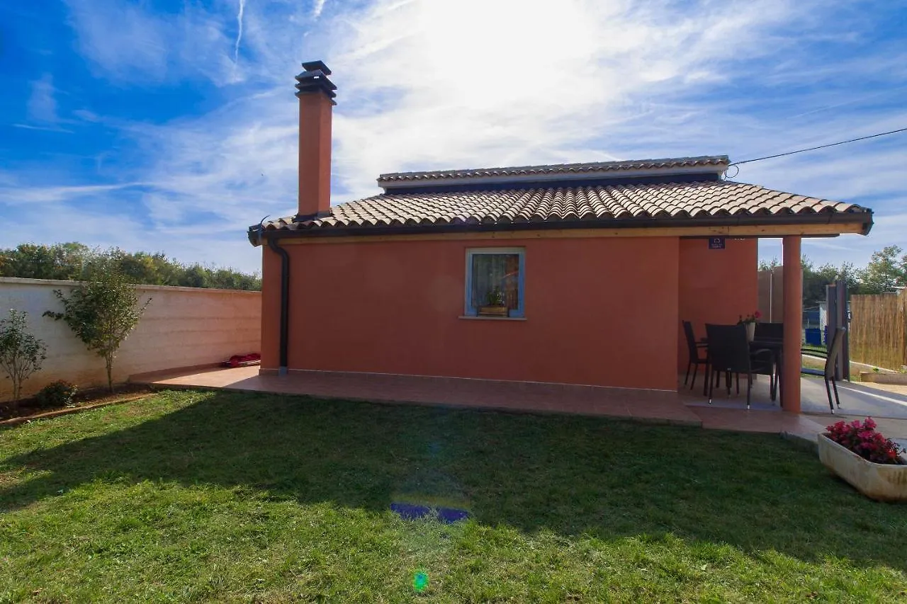 Cozy Villa Loborika With Private Pool Near Pula